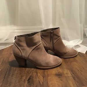 Brown ankle Boot SIZE 7